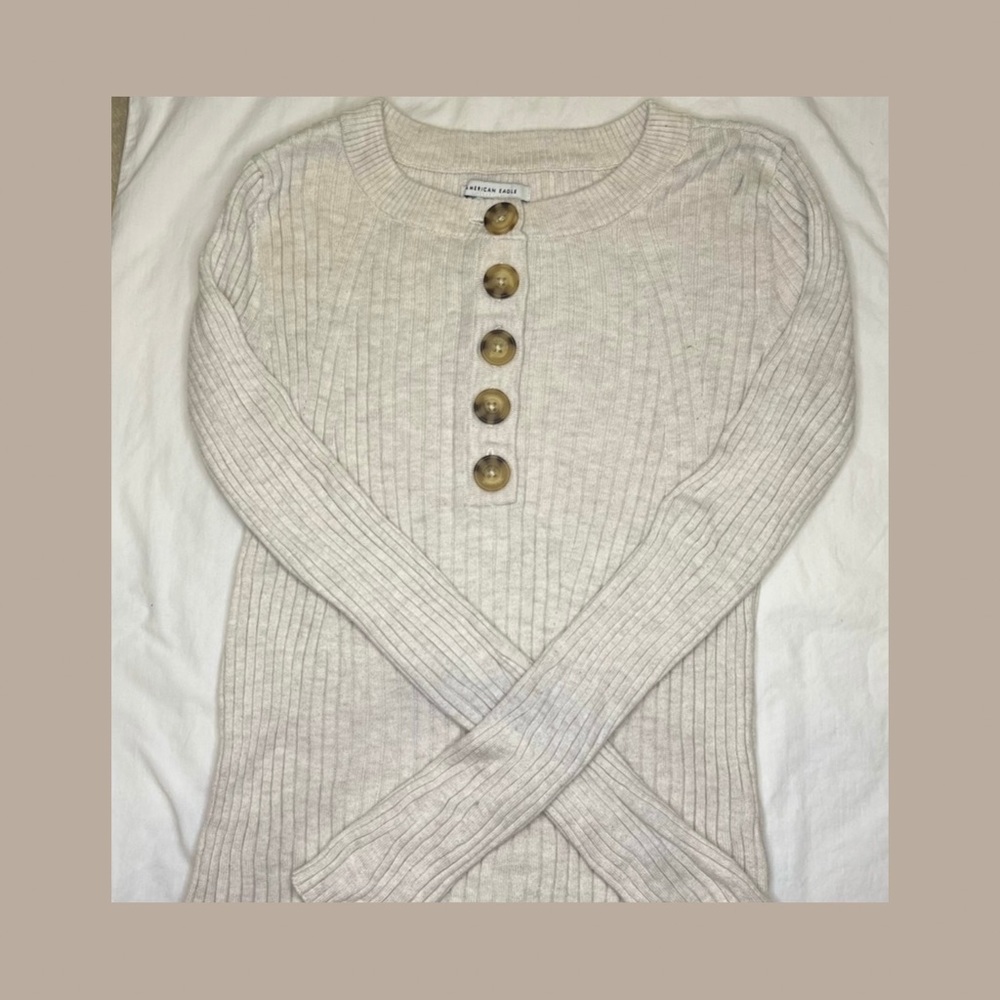 American Eagle Creme sweater - Picture 3 of 10